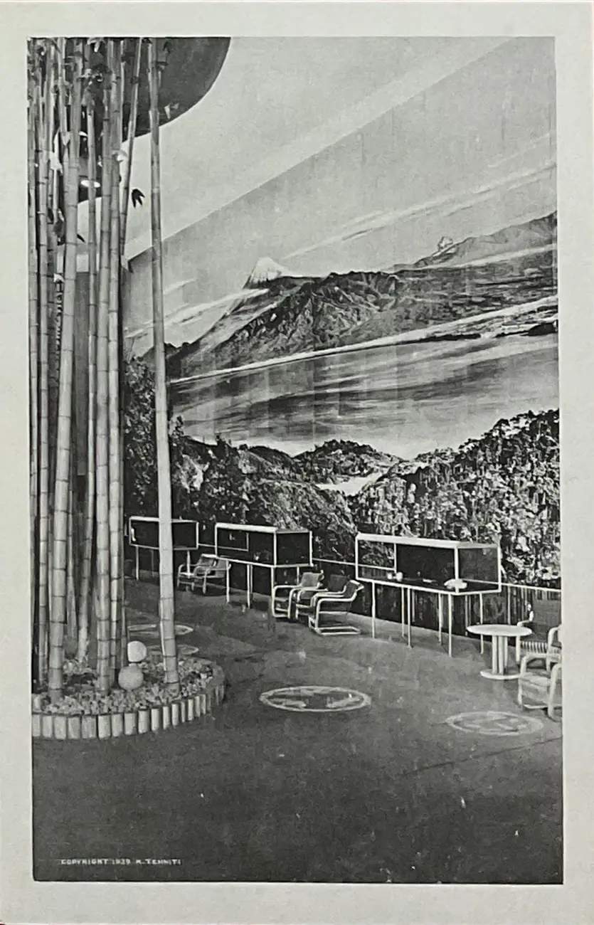 Displaying modernity